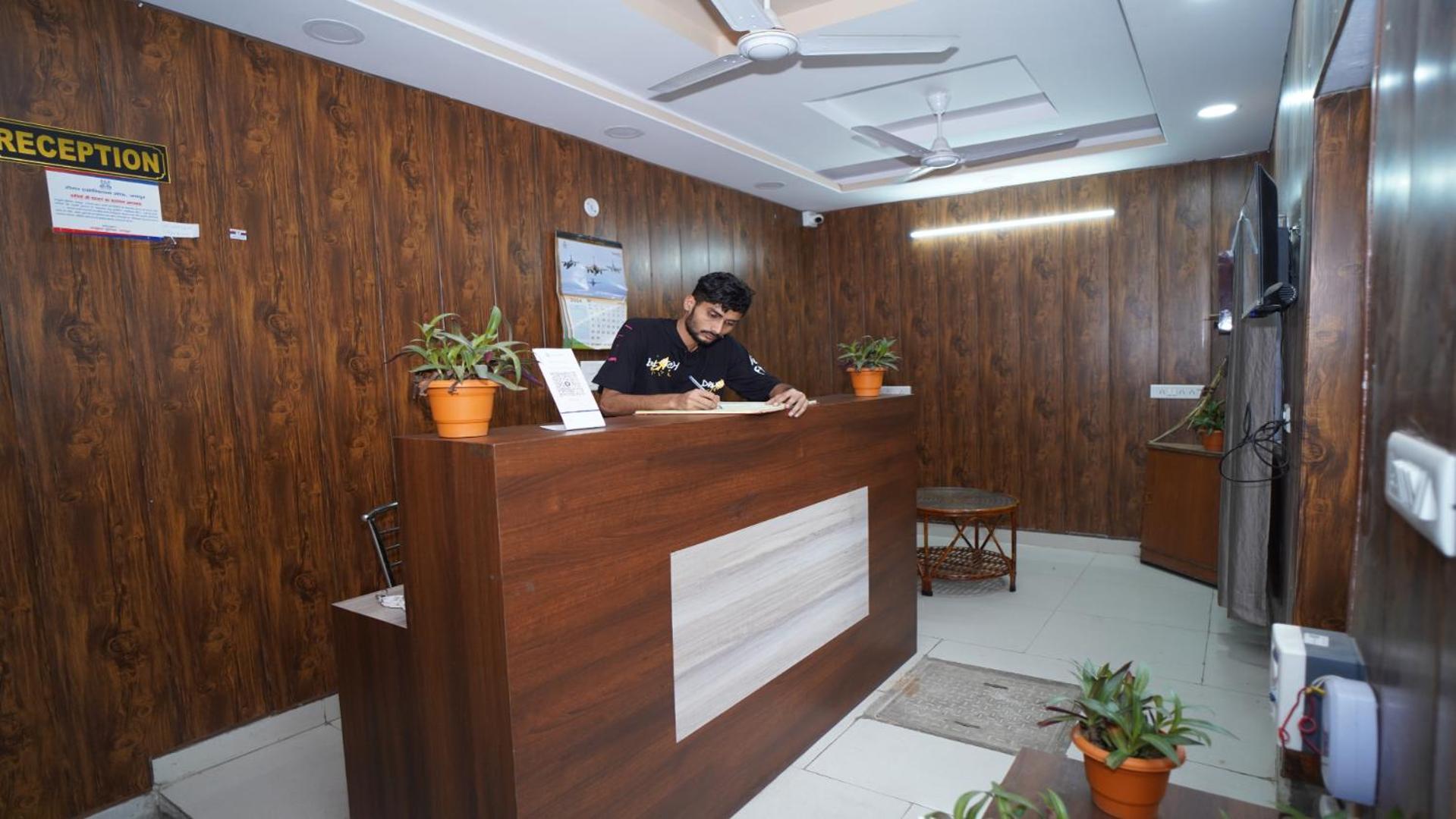 Hotel Apoorv - Near Jaipur Railway Station מראה חיצוני תמונה